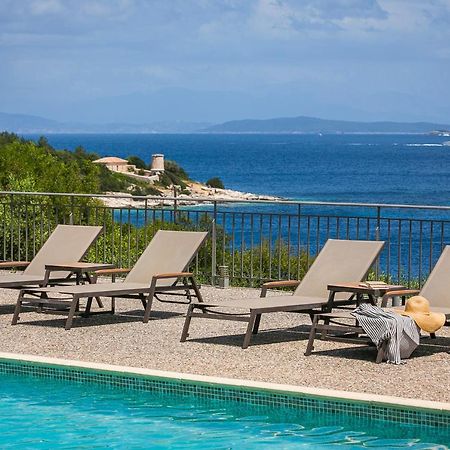 Martini Waterfront Suites Фискардо Екстериор снимка