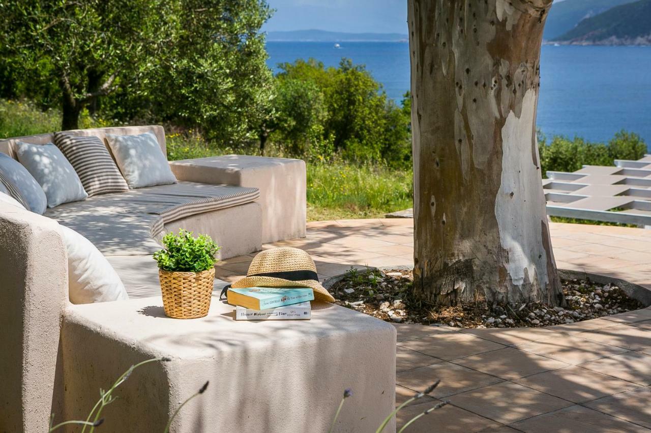 Martini Waterfront Suites Фискардо Екстериор снимка