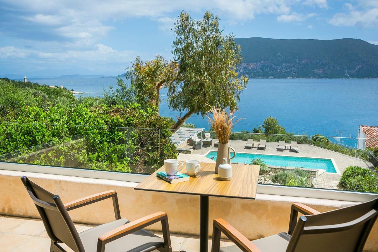 Martini Waterfront Suites Фискардо Екстериор снимка