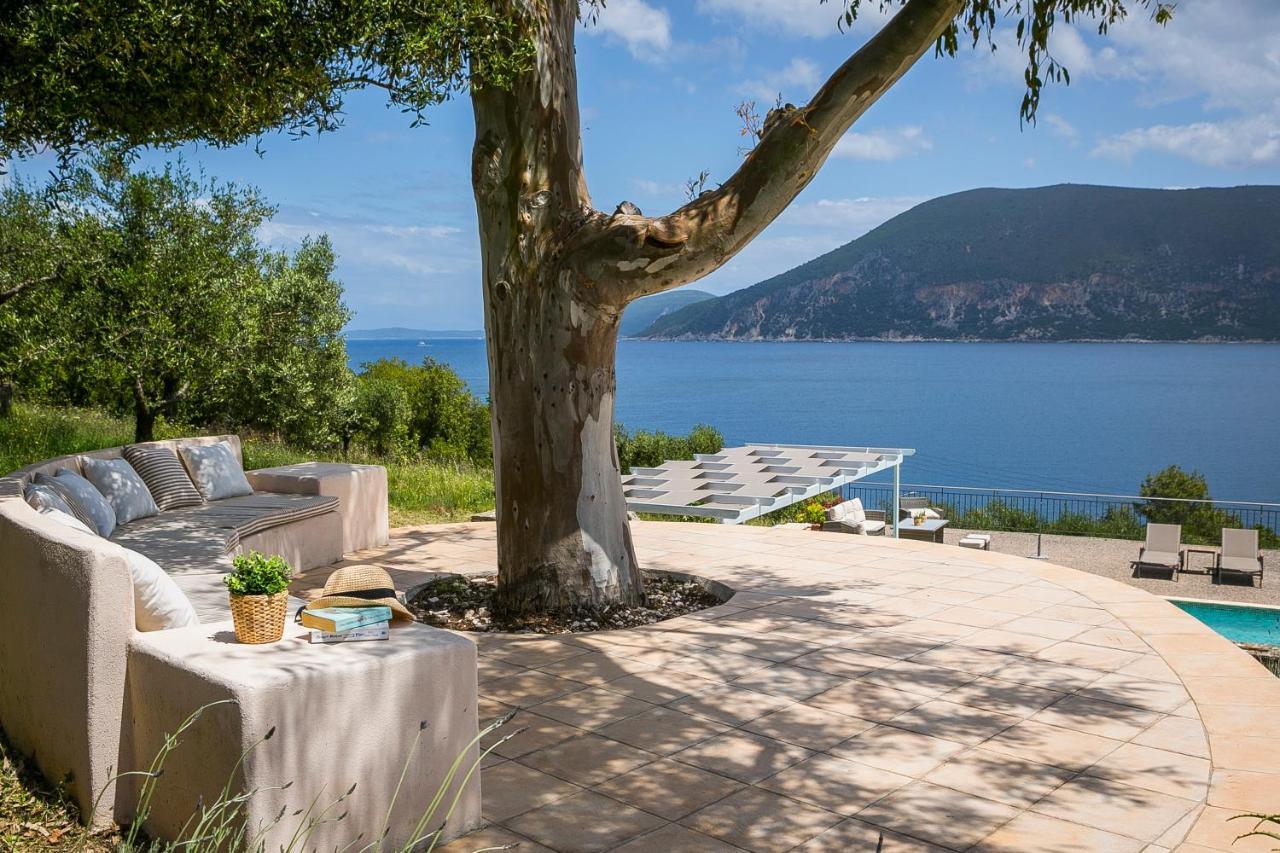 Martini Waterfront Suites Фискардо Екстериор снимка